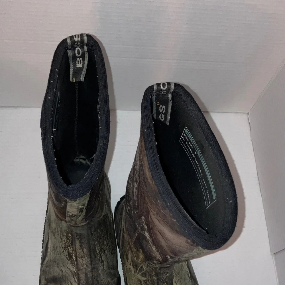 Bogs Forest Pattern Waterproof‎ Boots Camouflage Kid Size 4